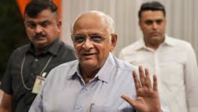 Gujarat CM Announces Rs 7,000 Bonus for Class-4 Employees