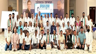 વર્ચ્યુઅલ બેઠકમાં કોંગ્રેસના કાર્યકર્તાઓ