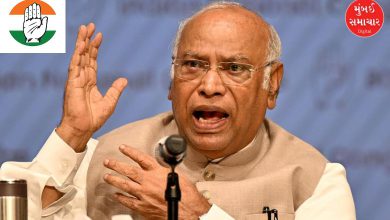 which 9 district presidents of Congress did Mallikarjun Kharge compare to rotten mangoes