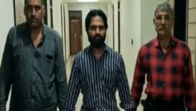 અમદાવાદ RTO સર્કલ નજીક મહેસાણાનો રેવન્યૂ ક્લાર્ક ₹9 લાખની લાંચ લેતા ઝડપાયો, ACB ટ્રેપ