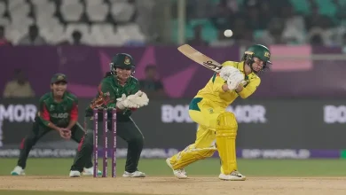 ઑસ્ટ્રેલિયાની મહિલા ક્રિકેટ ટીમ વર્લ્ડ કપમાં બાંગ્લાદેશને હરાવ્યા બાદ સેમિ ફાઇનલની નજીક.