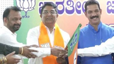 CJI તરફ જૂતું ફેંકનારના BJP નેતાએ વખાણ કર્યા, પણ વિરોધ થતાં ગળી માફી