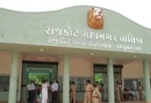 શહેર અને જિલ્લામાં સરકારી, ખાનગી બેંકો અને ફાઇનાન્સ પેઢીઓમાંથી કરોડો રૂપિયાની લોન લઈને હપ્તા ન ભરનારા ડિફોલ્ટર સામે કલેક્ટર દ્વારા આક્રમક કાર્યવાહી શરૂ કરવામાં આવી હતી,