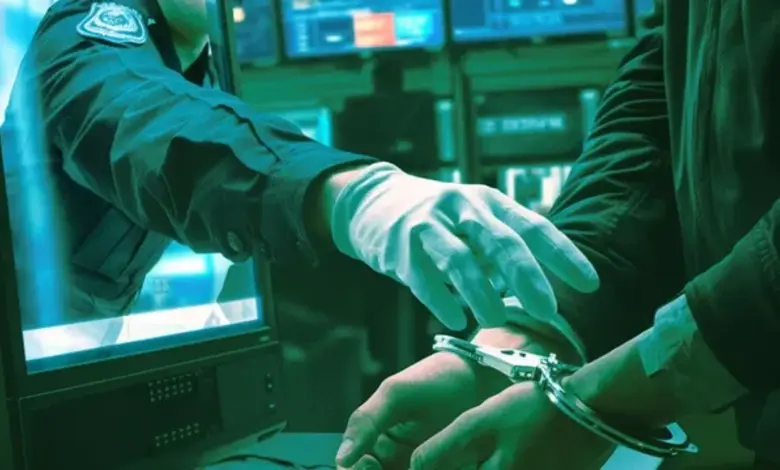 મુંબઈમાં સાયબર ક્રાઈમનો ભોગ બનેલા સિનિયર સિટીઝન. ડિજિટલ અરેસ્ટના નામે છેતરપિંડીમાં બે આરોપી પકડાયા.