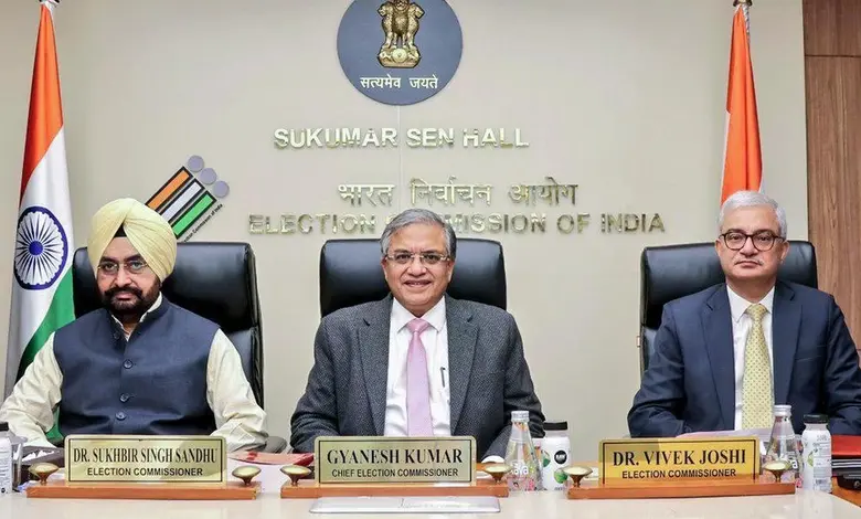 ભારત ચૂંટણી પંચ (ECI) સોમવારે સાંજે મતદાતા યાદીના સ્પેશિયલ ઇન્ટેન્સિવ રિવિઝન (SIR)ની તારીખો જાહેર કરશે, જે ચૂંટણી પ્રક્રિયાની પારદર્શિતા માટે મહત્વનું પગલું છે.