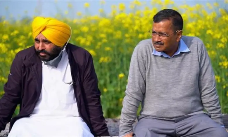 લીંમડી વિધાનસભાના સુદામડા ગામમાં ‘આપ’ દ્વારા ખેડૂત મહાપંચાયતનું આયોજન કરવામાં આવ્યું છે. આ પહેલા બોટાદના હડદડમાં મંજૂરી વગર થયેલી મહાપંચાયતમાં ભારે ઘર્ષણ