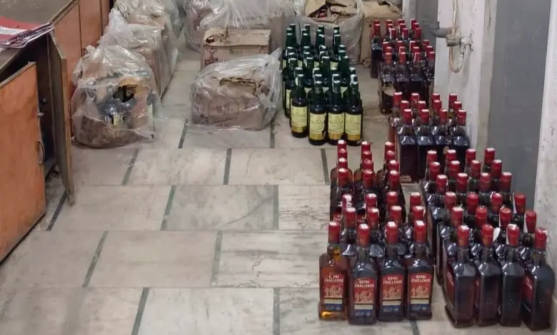 surendranagar b division police raid foreign liquor seized worth 5 lakh