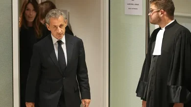 ફાંસના પૂર્વ રાષ્ટ્રપતિ નિકોલસ સરકોઝીને પાંચ વર્ષની જેલની સજા ફટકારવામાં આવી છે. જેમાં તેમની પર લિબિયા પાસેથી લીધેલા નાણાથી વર્ષ 2007ના તેમના ચૂંટણી પ્રચારમાં ઉપયોગ કર્યો હતો.