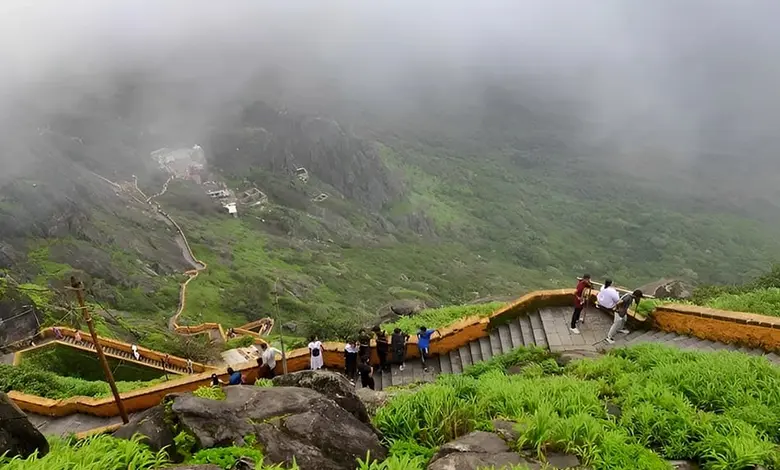 જૂનાગઢ લીલી પરિક્રમાનો વરસાદથી ધોવાયેલો કિચડવાળો રસ્તો. જિલ્લા કલેક્ટરની સૂચના.