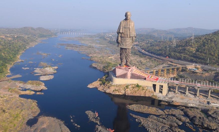 વિશ્વનું સૌથી ઊંચું સ્મારક જેમનું બનાવવામાં આવ્યું છે તે લોખંડી પુરુષ સરદાર વલ્લભભાઈ પટેલની જન્મજયંતી નિમિત્તે ગુજરાતના કેવડીયા...