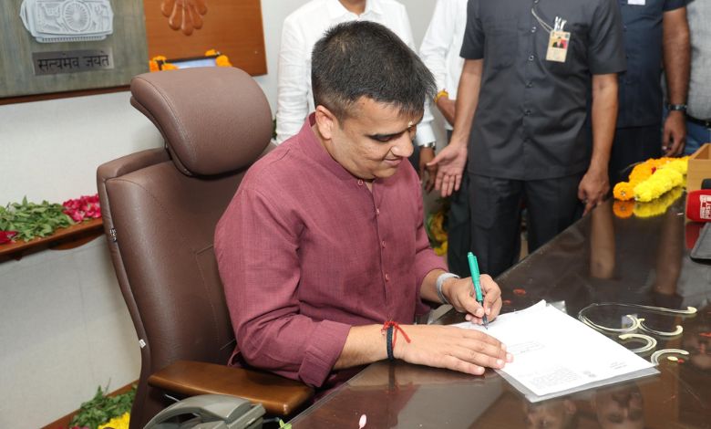 'Team Gujarat' in action: Deputy Chief Minister Harsh Sanghvi, ministers including Rivaba take charge