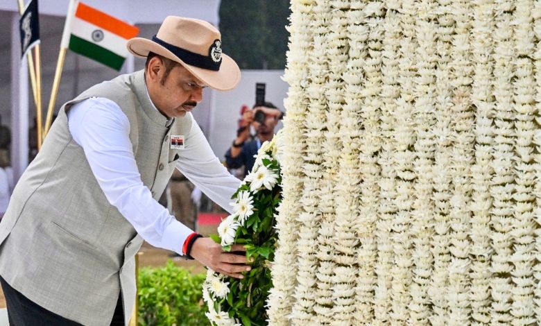 CM Fadnavis Pays Tribute on Police Memorial Day