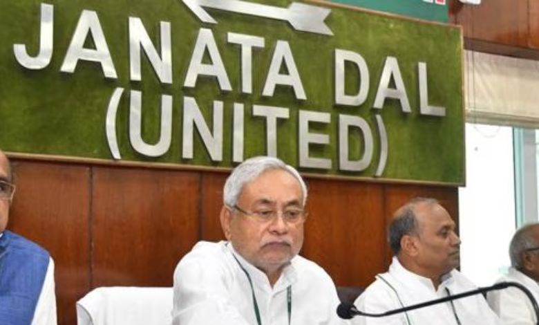 Father is an MLC, now daughter quits Tata's job and joins politics! Political legacy in Bihar elections