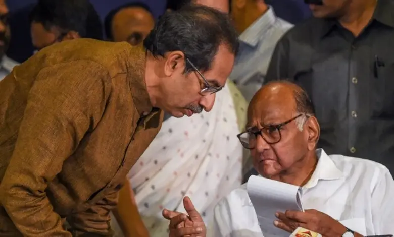 મહારાષ્ટ્રમાં શરદ પવાર, ઉદ્ધવ ઠાકરે અને રાજ ઠાકરે ચૂંટણી અધિકારીની મુલાકાતમાં સાથે દેખાયા, વિપક્ષની એકતા