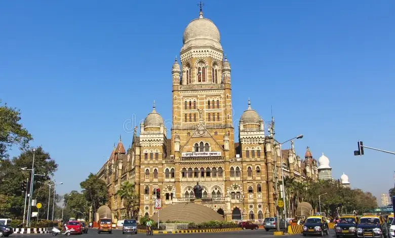 મુંબઈ ભાજપના કાર્યકરો BMC ચૂંટણી માટે બેઠકોની વહેંચણી મુદ્દે આક્રમક વલણ અપનાવી રહ્યા છે, કહી રહ્યા છે કે મજબૂત વોર્ડ છોડશે નહીં.