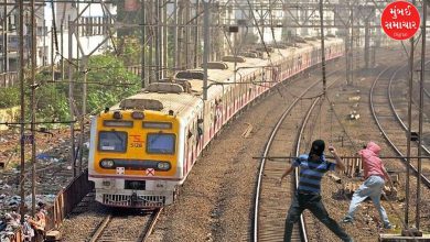 Mumbai local train stoned