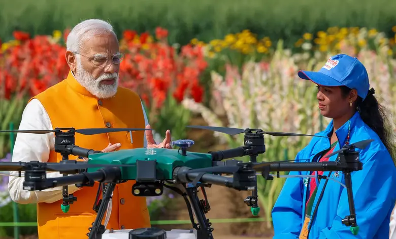 ગુજરાતની ૫૮ 'ડ્રોન દીદી'ઓએ બદલ્યો ઈતિહાસ, રૂ. ૫૫ લાખથી વધુની કરી કમાણી