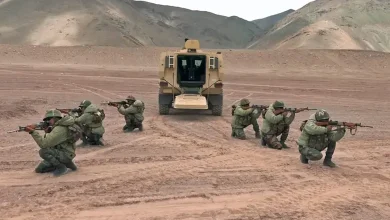 ઓપરેશન ત્રિશુલ યુદ્ધાભ્યાસમાં ભાગ લેતા ભારતીય સેનાના જવાનોની લશ્કરી કવાયત, જેમાં આર્મી, નેવી અને એરફોર્સ સામેલ છે.