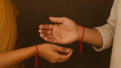 Know what is the correct way to tie the Raksha Sutra for women and men according to the scriptures.