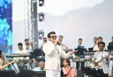 વિવાદોમાં રહેતા ગાયકોમાં પ્રખ્યાત ગાયક સોનુ નિગમનું નામ મોખરે છે. તાજેતરમાં તેમનો શ્રીનગર ખાતે એક કોન્સર્ટ યોજાયો હતો. જોકે, આ કોન્સર્ટમાં સોનુ