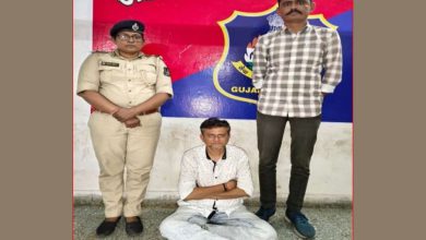 નવા દાગીના બનાવવાની લાલચ આપી ૪૦થી વધુ ગ્રાહકોને અંદાજે ₹૨ કરોડનો ચૂનો લગાડનાર આરોપીની ધરપકડ