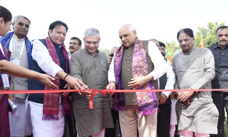 મહેસાણામાં વાઇબ્રન્ટ ગુજરાત રિજનલ કોન્ફરન્સનો પ્રારંભ: ભૂપેન્દ્ર પટેલ અને અશ્વિની વૈષ્ણવના હસ્તે ટ્રેડ શૉ અને એક્ઝિબિશન ખુલ્લો મુકાયો!