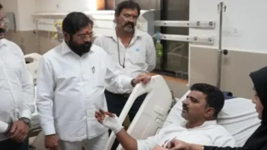 jogeshwari corporator husband attacked Attack on husband of former Shiv Sena corporator: Crime against three