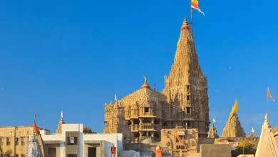 દ્વારકા: પ્રસિદ્ધ યાત્રાધામ શ્રી દ્વારકાધીશ મંદિર, દ્વારકા તરફથી આગામી દિપાવલી/નૂતન વર્ષ ઉત્સવ નિમિત્તે દર્શનના સમયમાં આંશિક ફેરફારની જાહેરાત કરવામાં આવી છે.