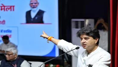 વડોદરાના કાર્યક્રમમાં મોડા આવવા બદલ જ્યોતિરાદિત્ય સિંધિયાએ સાંસદ અને મેયરને ખખડાવ્યા