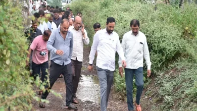 Kaushik Vekaria took stock of the damage caused to the fields due to unseasonal rains in Amreli district.