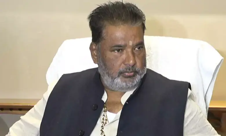 પરષોત્તમ સોલંકી, માછીમારો માટે ખાસ રાહત સહાય પેકેજ જાહેર કરવાની માંગ કરતા ગુજરાતના પ્રધાન