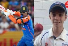 ભારત અને ઓસ્ટ્રેલિયા ક્રિકેટ ટીમના ખેલાડીઓ બેન ઓસ્ટિનને અંજલિ આપતા કાળી પટ્ટી પહેરીને મેચ રમતા