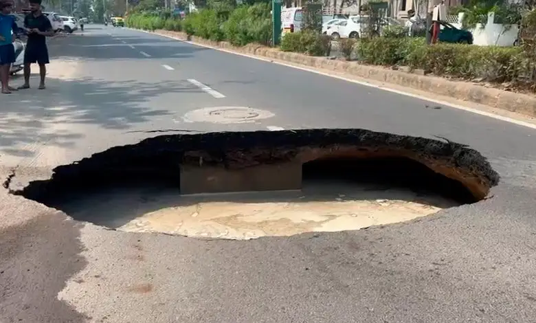 Vadodara Corporation exposed: 10 feet earthquake occurred without rain, locals protested નોંધાવ્યો