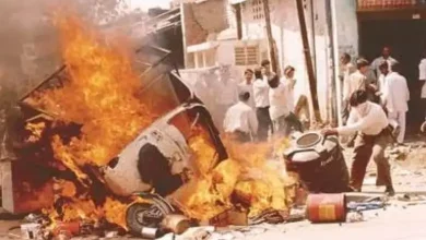 ગુજરાતમાં થયેલા 2002ના રમખાણો અંગે અત્યારે પણ ચર્ચા કરવામાં આવે છે. કોર્ટે 2002ના રમખાણ કેસમાં ત્રણ આરોપીને નિર્દોષ જાહેર કર્યા હતાં. આ ત્રણેયની સામે એક