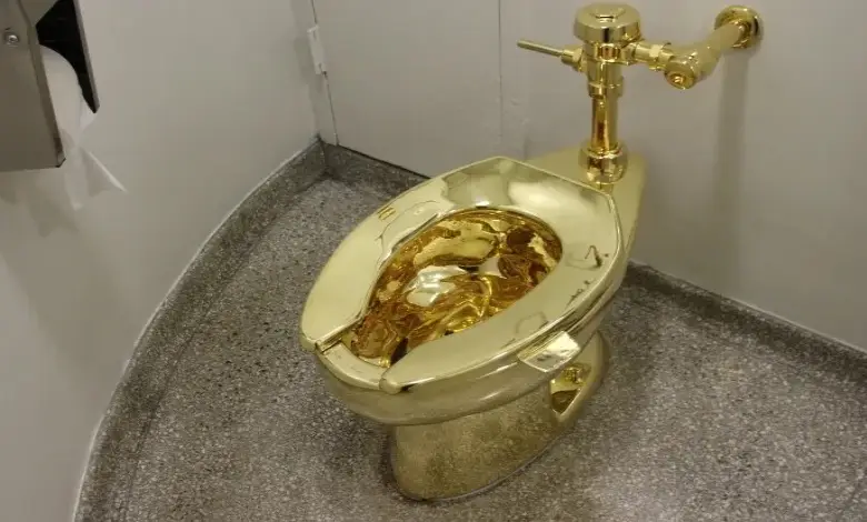 ચોંકી જશો! દુનિયાનું સૌથી મોંઘું ‘સોનાનું ટોઈલેટ’, કિંમત જાણીને પગ તળેથી ખસી જશે જમીન…