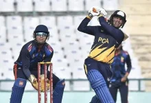 અભિષેક શર્માની ક્રિકેટ મેચની તસવીર, જેમાં તેણે 12 બોલમાં 50 રન અને કુલ 148 રન ફટકાર્યા હતા.