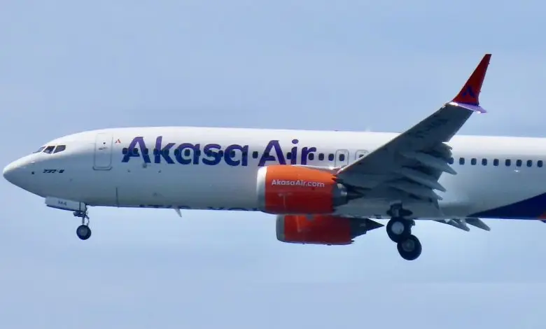 Passenger tried to open emergency door Varanasi-Mumbai Akasha flight