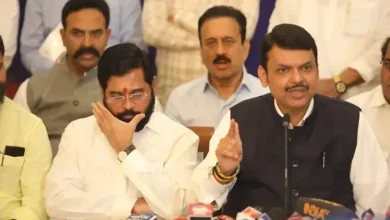 એનસીપી (એસપી)ના પ્રવક્તા ક્લાઈડ ક્રાસ્ટો એકનાથ શિંદે અને ભાજપના સંબંધો વિશે નિવેદન આપતાં.