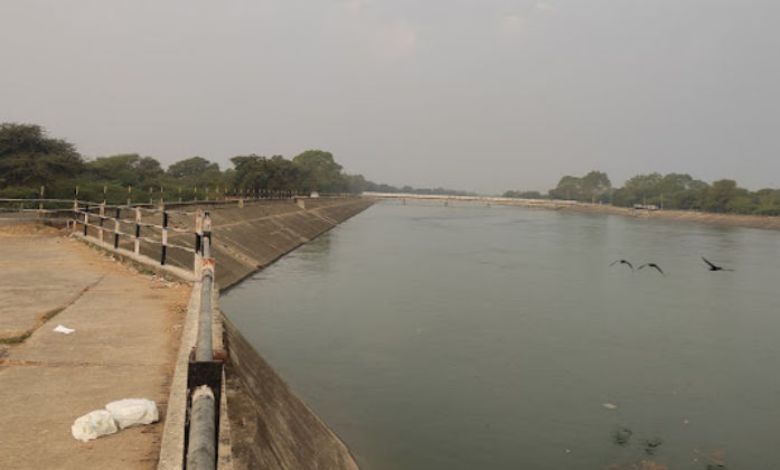 ગાંધીનગરના બિઝનેસમેનની બે દીકરીઓના મૃતદેહ કેનાલમાંથી મળ્યા, પિતા હજુ ગુમ