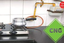 મુંબઈના સીએનજી પંપ પર રિફ્યુઅલિંગ માટે લાંબી કતારમાં ઉભેલા ઓટોરિક્ષા અને ટેક્સીઓ દર્શાવતું દૃશ્ય, જે MGL સીએનજી પાઇપલાઇન ભંગાણ પછીની હાલાકી બતાવે છે.