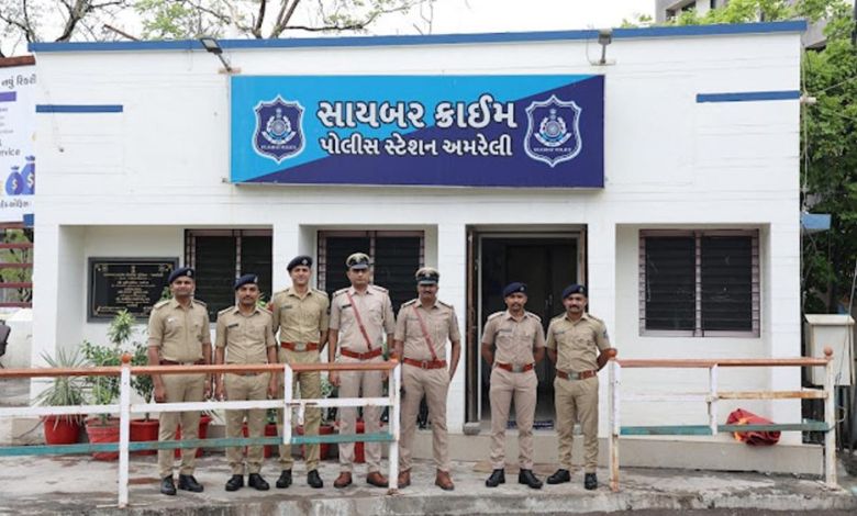 Out of the 8 crores that people in Amreli lost in cyber fraud in 11 months, how much did the police return?