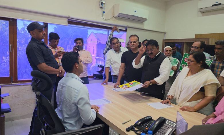 વડોદરાના જાહેર બગીચાઓમાં રજિસ્ટ્રેનનના નિયમથી નાગરિકો નારાજ, કૉંગ્રેસે વિરોધ નોંધાવ્યો