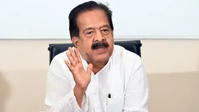 મુંબઈમાં કૉંગ્રેસની બેઠક, જેમાં મુંબઈ મનપા ચૂંટણી સ્વતંત્ર લડવાની ઈચ્છા વ્યક્ત કરાઈ.