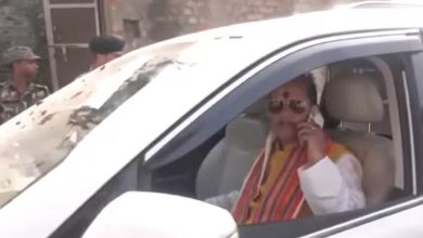 બિહારમાં મતદાન વચ્ચે છમકલું ! લખીસરાયમાં નાયબ મુખ્ય પ્રધાનના કાફલાને ઘેર્યો, ચપ્પલ ફેંકાઈ