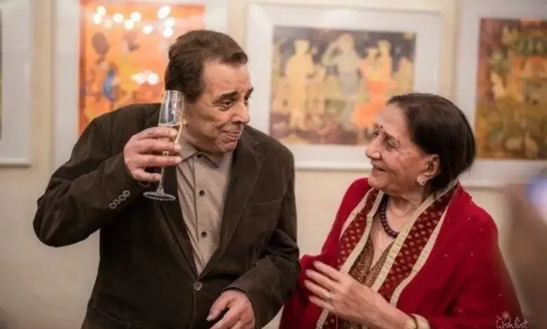 બોલીવૂડના હી-મેન એટલે ધર્મેન્દ્રના ફેન્સે રાહતનો શ્વાસ લીધો છે, કારણ કે દસ દિવસ બાદ આખરે ગઈકાલે દિગ્ગજ અભિનેતાને હોસ્પિટલમાંથી ડિસ્ચાર્જ આપવામાં આવ્યો હતો.