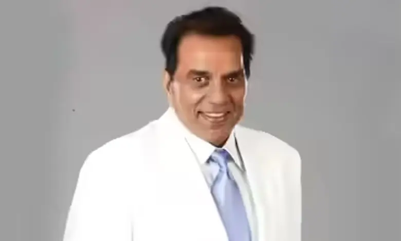 બોલીવૂડના દિગ્ગજ અભિનેતા ધર્મેન્દ્રએ 89 વર્ષે છેલ્લાં શ્વાસ લીધા હતા. ધરમપાજીએ પોતાના અભિનયથી ફેન્સના દિલોમાં એક અલગ જગ્યા બનાવી હતી અને તેમની ગણતરી ફિલ્મ ઈન્ડસ્ટ્રીના