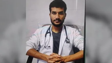 દિલ્હી વિસ્ફોટના આરોપી આતંકવાદી 'ડૉક્ટર ડેથ' ઉમર મોહમ્મદનો નવો ફોટો અને CCTV ફૂટેજ.