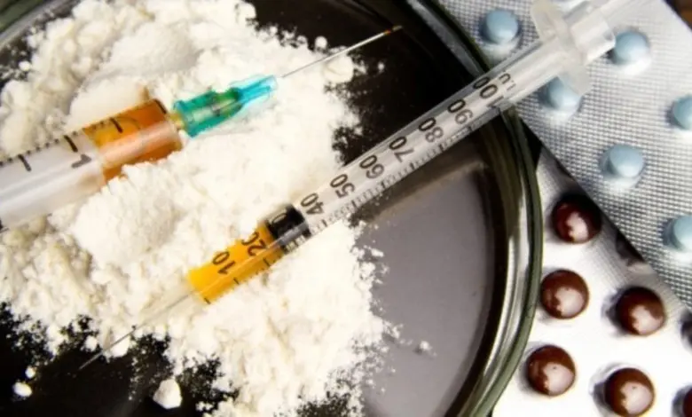 નવી મુંબઈમાં ₹1.35 કરોડના હેરોઇન ડ્રગ્સ સાથે પકડાયેલ આરોપી વિક્રમજીતસિંહ અમરિકસિંહની ધરપકડ દર્શાવતો ફોટો.