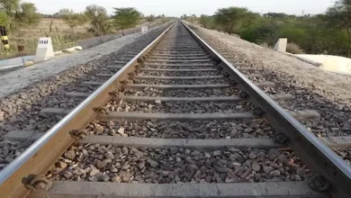 દ્વારકા-કાનાલૂસ રેલ લાઇન ડબલિંગ પ્રોજેક્ટનું દૃશ્ય. કેન્દ્ર સરકારે ગુજરાતમાં રેલ કનેક્ટિવિટી સુધારવા માટે ₹2,781 કરોડના પ્રોજેક્ટને મંજૂરી આપી.