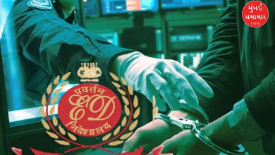 એન્ફોર્સમેન્ટ ડિરેક્ટોરેટ (ED) દ્વારા જારી કરાયેલું સમન્સ, જેમાં QR કોડ અને પાસકોડની વિગતો દર્શાવેલ છે.